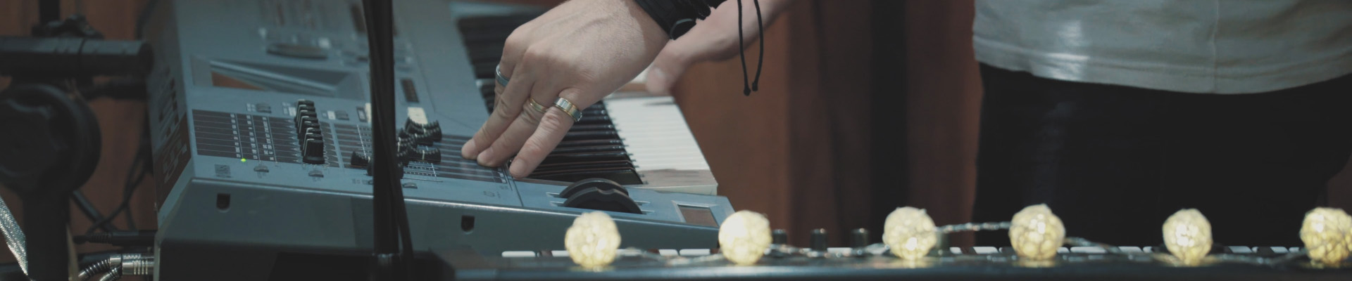 COLDPLAY COVER - CHARLIE BROWN